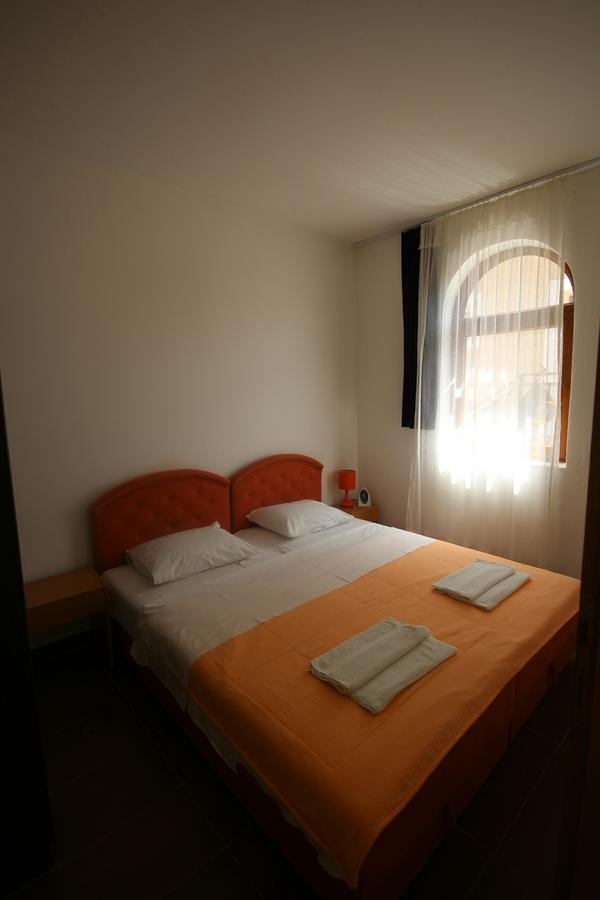 Apartments Olga Virpazar Luaran gambar
