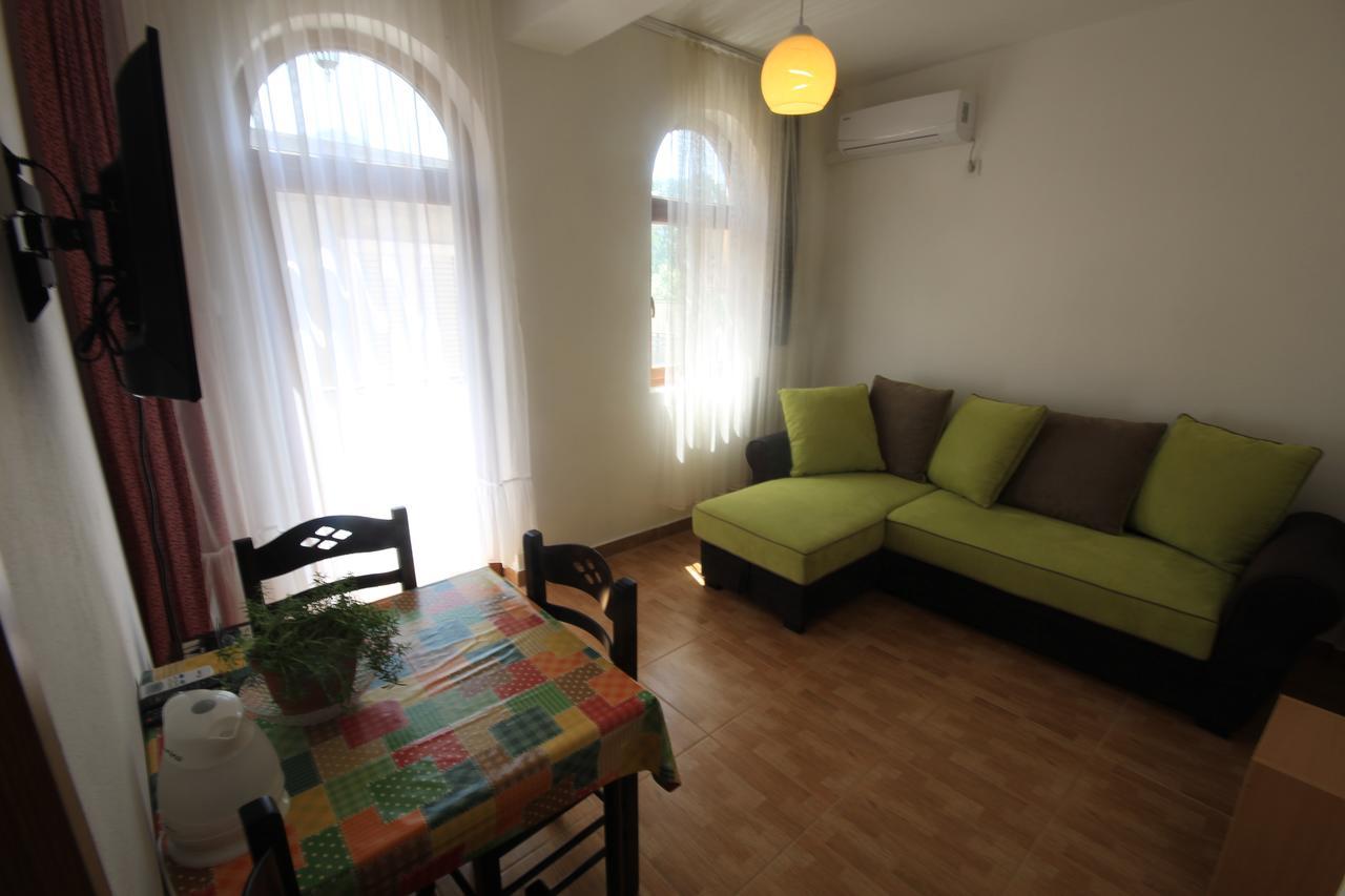 Apartments Olga Virpazar Luaran gambar