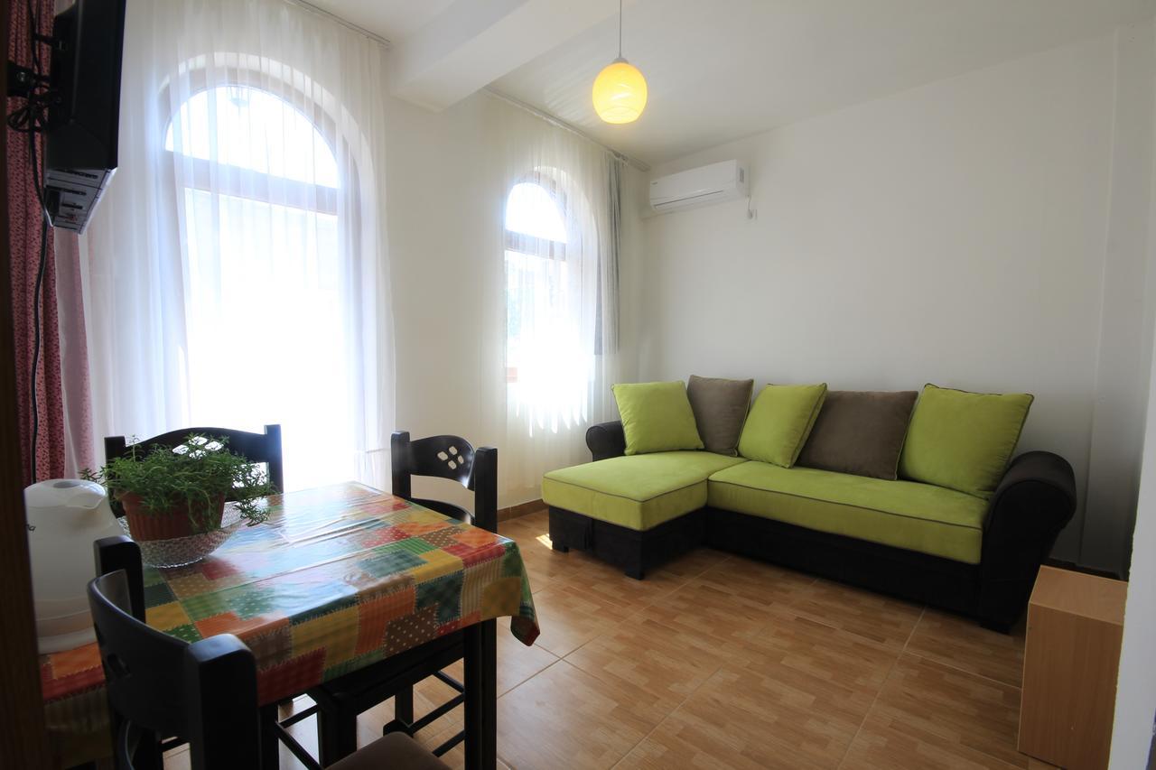 Apartments Olga Virpazar Luaran gambar